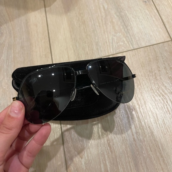 Tom Ford Black Aviator Sunglasses - Picture 2 of 5